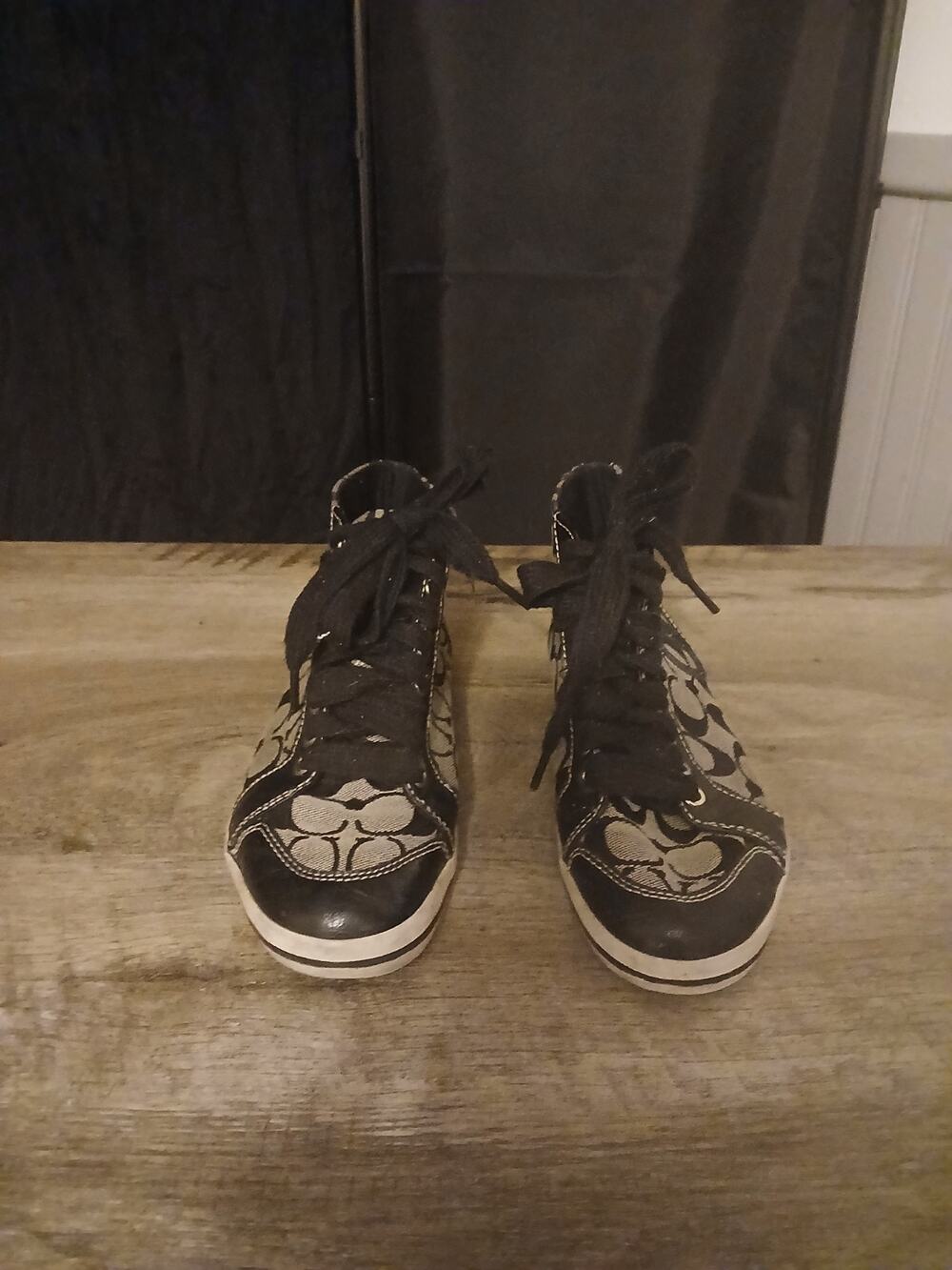 COACH Women's Tennis Shoes 6 1/2B Gently Used Black and White